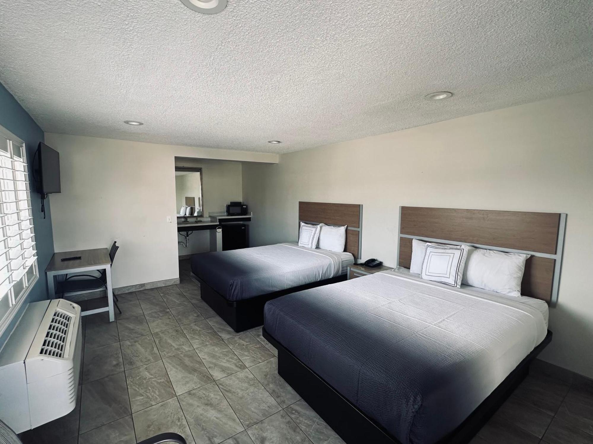 Super 8 By Wyndham Bakersfield Ca Villa Exterior photo